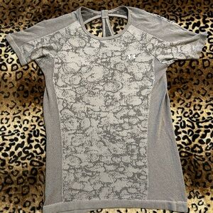 Under Armour Frosted Lilac Patterned Short Sleeve Top